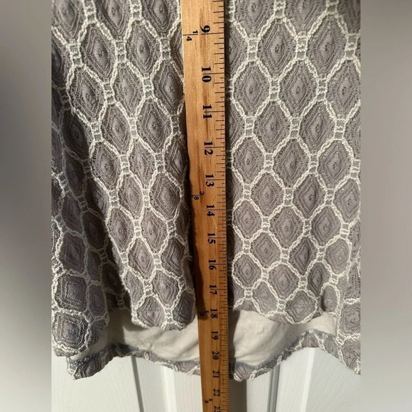 Deletta ANTHROPOLOGIE XL Diamond Lace Peplum Top Crisscrossed Back Cap Sleeve - Picture 10 of 10